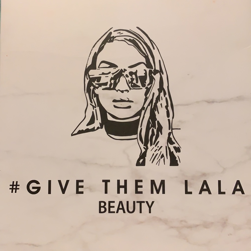 Give them lala eyeshadow pallet new